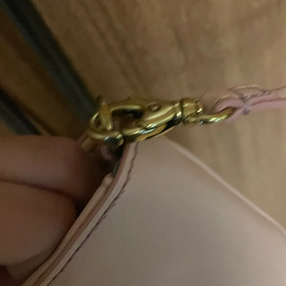 Fossil Light Pink Crossbody Bag with zipper closure - Picture 7 of 11
